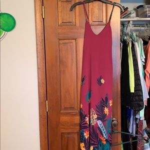 Crisscross spaghetti strap maxi dress